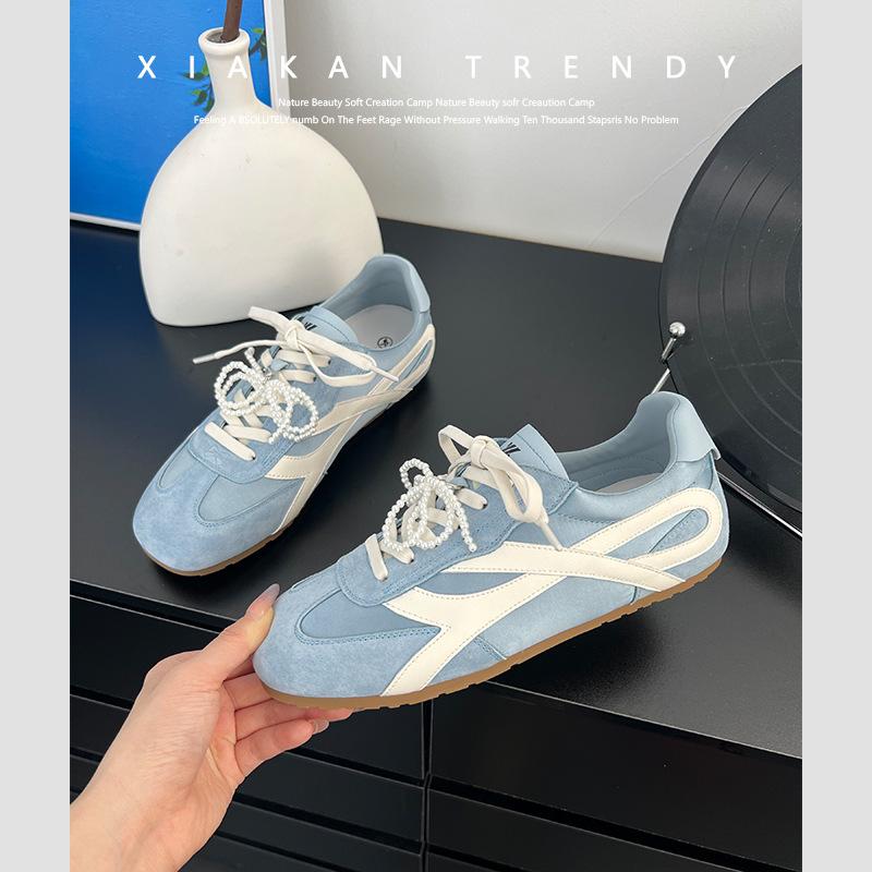 2025 Spring New Youth Sweet Moral Training Shoes Women's Flat Casual Campus Board Shoes Versatile Little White Shoes Forrest Gump Women