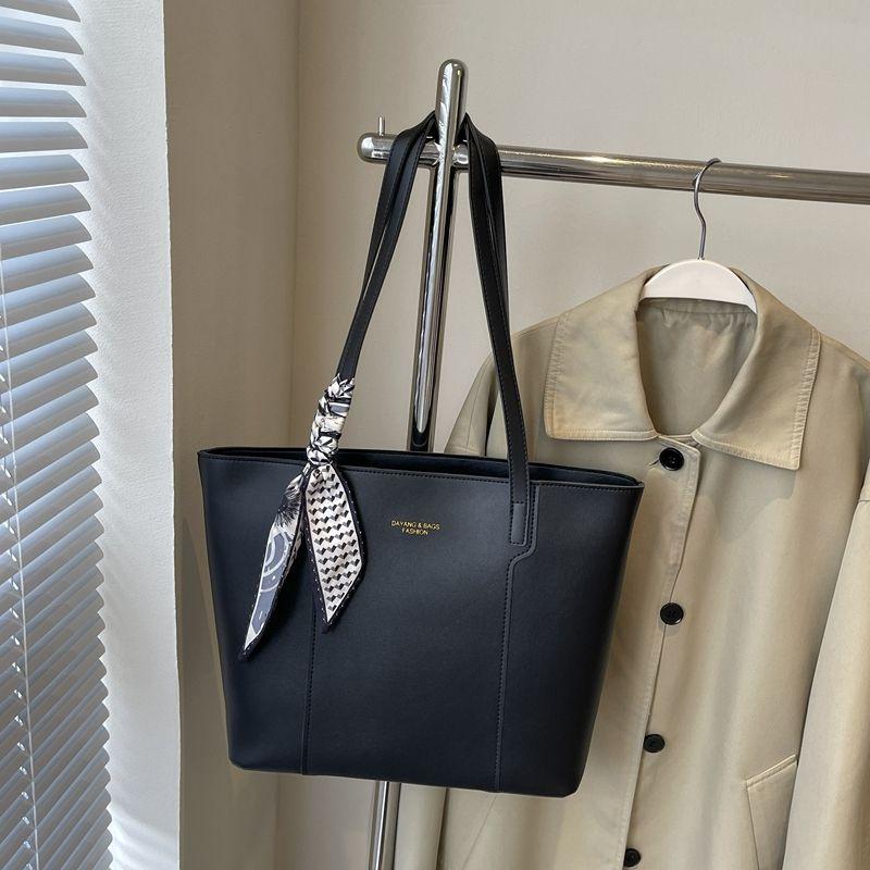 

Red Wedding Fancy One Shoulder Big Handbag Black