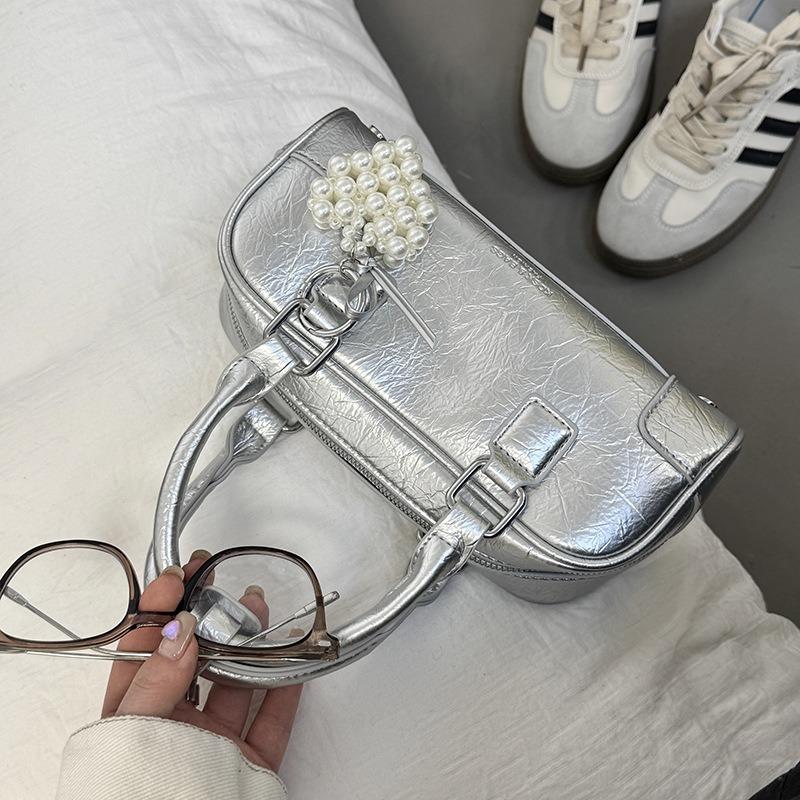 Niche portable bowling bag women's new retro versatile shoulder underarm pillow bag casual messenger bag