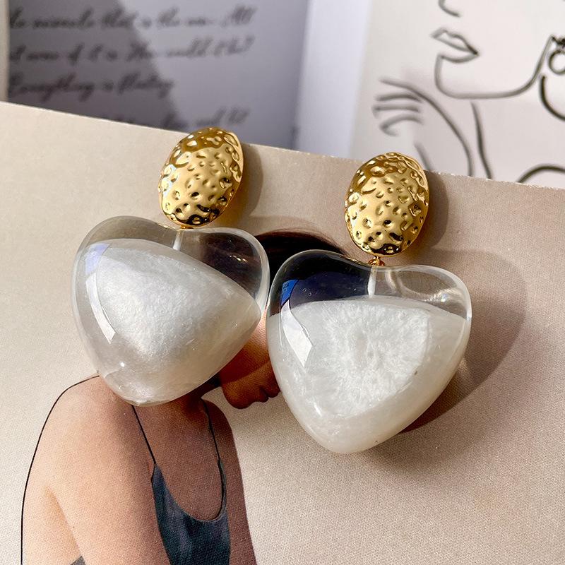 Yueer Zhang Heart Earrings: Unique White Resin, Bold Statement Niche Studs, Versatile & Stylish Design