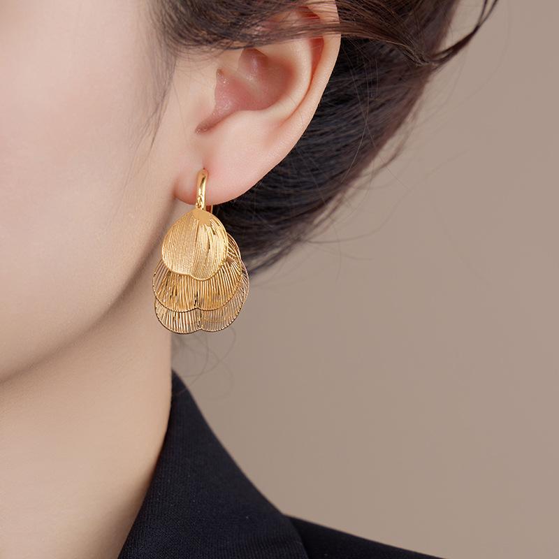 Vintage Hohlblatt Ohrringe Französischer Goldener Ast Jadeblatt Ohrclips Übertriebene Elegante Ohrringe