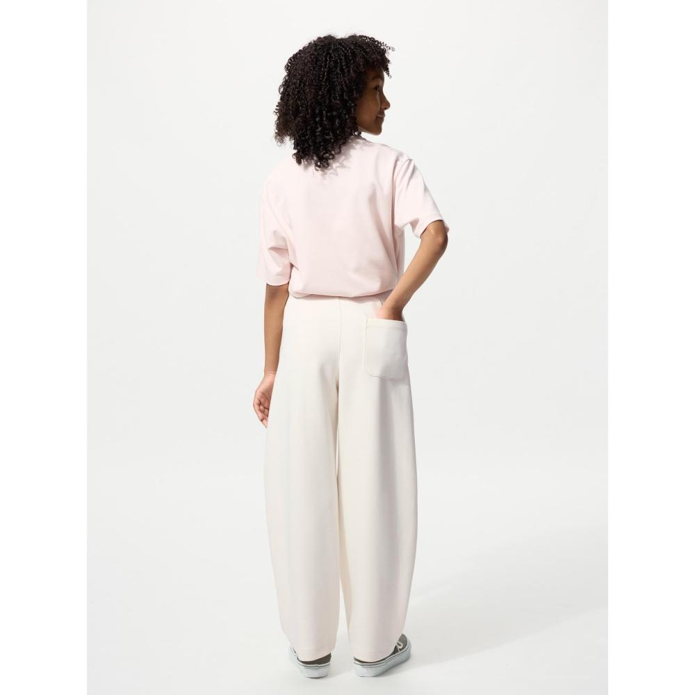 Uniqlo Girls Dry Sweat Curve Pants Model