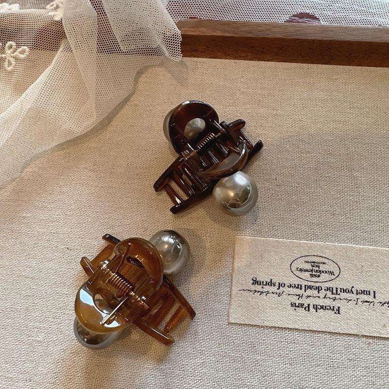 Mini Claw Clips, Trendy New Arrivals with Refined and Stylish Edge Clips for Half-Up Hairstyles and Shark Clips