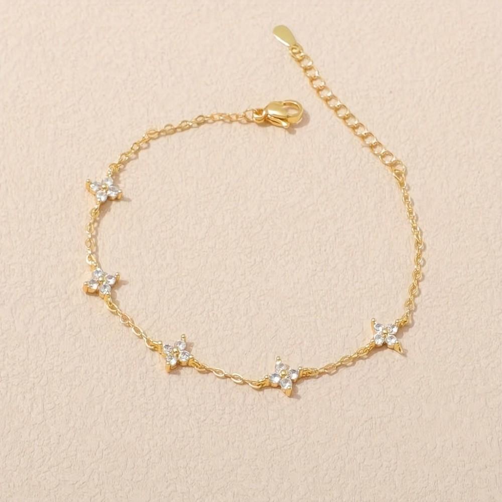 Minimalistisches Glücksbringer Süßes Besetztes Kleeblatt Armband für Damen Mädchen Verstellbare Goldfarbene Gliederkette Klassischer Französischer Schmuck Geschenk