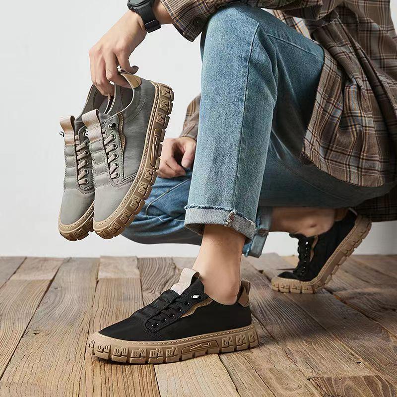 Fashion Men Casual Shoes Breathable Ice Silk Canvas Shoes Loafers Sneakers Outdoor Comfort Slip On Flat Vulacnized Shoes