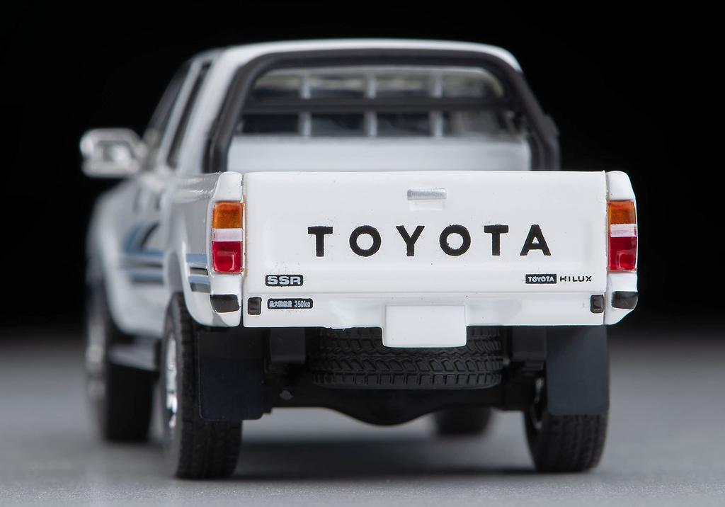 Tomytec Tomica Limited Vintage Neo Scale Toyota Hilux 4WD Pickup Double Cab SSR White 1991 Model 1/64 LV-N256b (Finished Product)