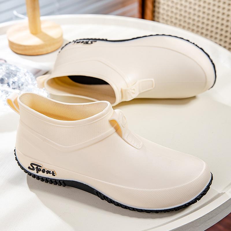 Low-top non-slip water shoes women's fashion new adult outdoor waterproof shoes kitchen short work shoes fashion