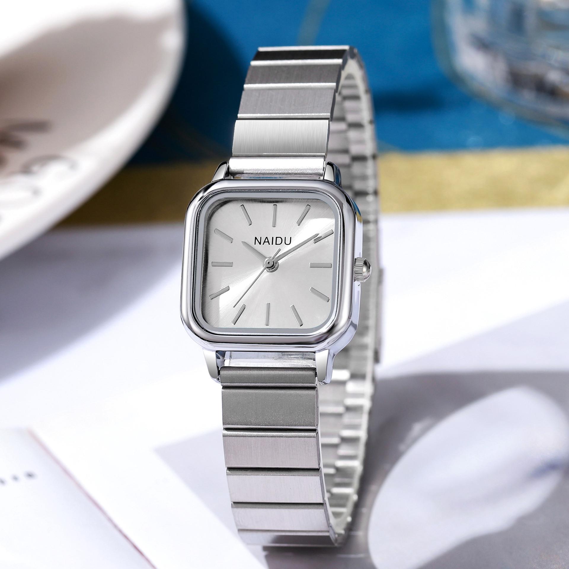 

Женские универсальные кварцевые часы в корейском стиле Ins Niche со стальным браслетом - Простой и элегантный дизайн для студентов грязно-белый