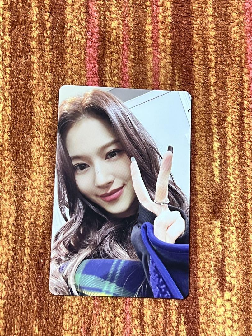 

[Б/У] TWICE READY TO BE Sana ONCE JAPAN бонусная открытка прилагается