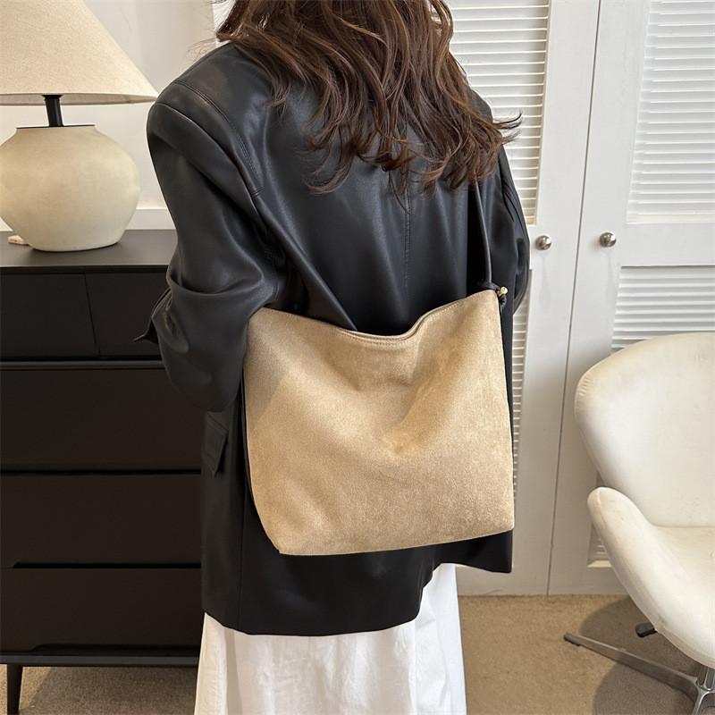 Fashionable Canvas Tote Bag 2023 Winter Trendy Large Capacity Shoulder Bag