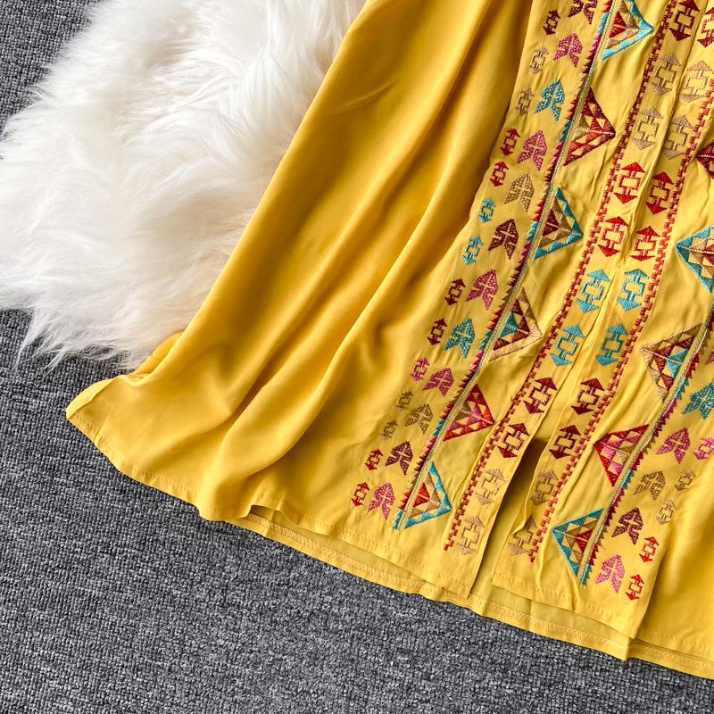 New Fashion Dress Women V Neck Contrast Color Embroidery Design Flare Sleeves A-line Long Female Dresses