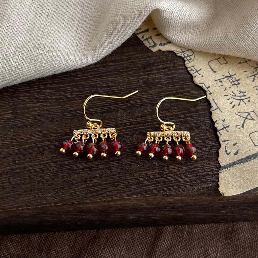 Retro Red Agate Tassel Earrings: Luxurious Chinese Court Style