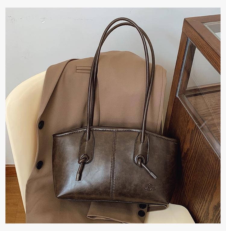 

Женская вместительная новая весенне-летняя универсальная повседневная наплечная сумка, популярная сумка-тоут в этом году