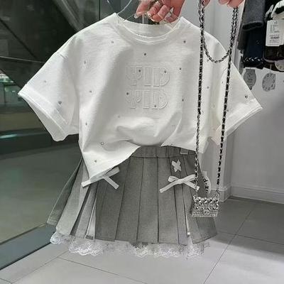 Zestaw letni dla dziewczynek Dziecięcy T-shirt z krótkim rękawem Plisowany Stylowy Zestaw Dwuczęściowy