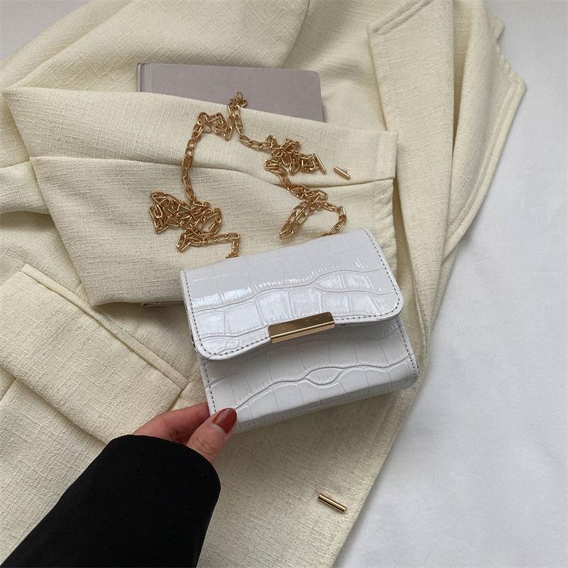 Simple Texture Messenger Small Square Bag Women's Bag New 2025 Korean Version Lacquered Crocodile Pattern Shoulder Armpit Bag Chain Bag