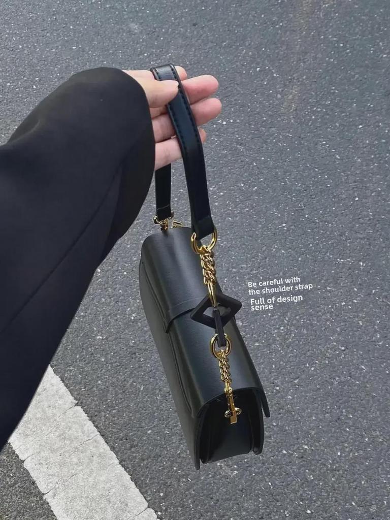 Elegantní taška na bagetu s texturou 2024 – stylová lehká luxusní taška přes rameno a řetízek do podpaží pro ženy