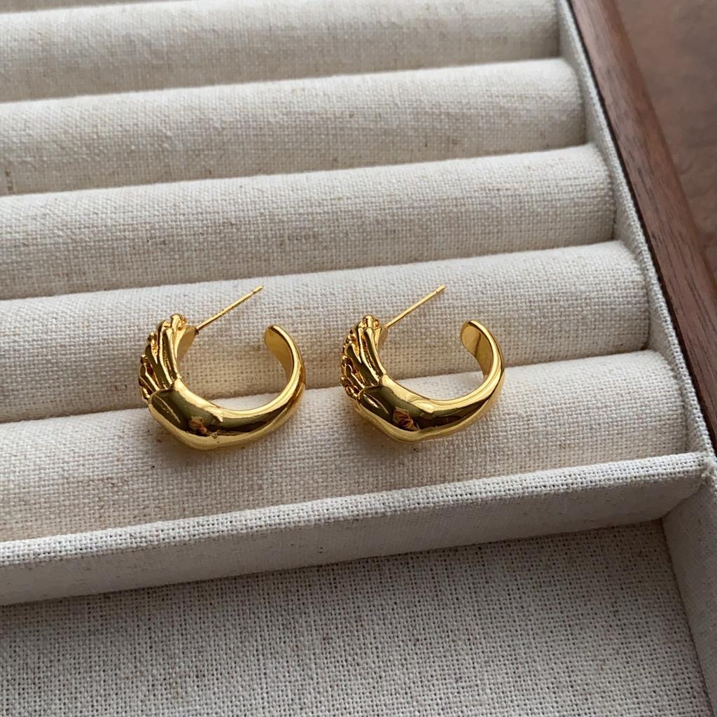 Classic Simple C-shaped Earrings Three-dimensional Low-key Exquisite Earrings Personalized Advanced