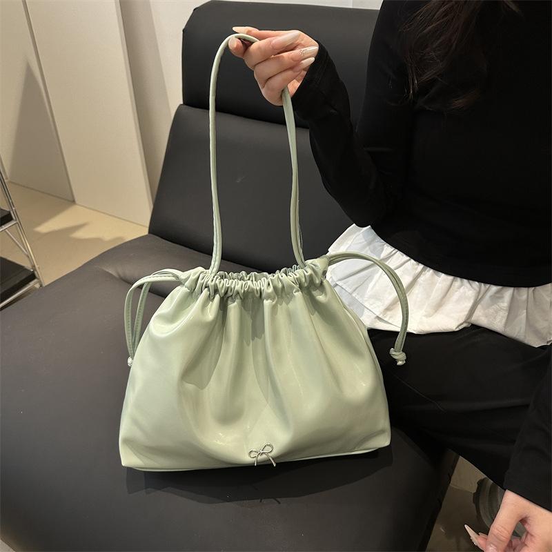 Drawstring pleated bucket bag women's tide large capacity autumn leisure shoulder versatile tote bag
