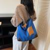Retro Bag Women's Large Capacity 2025 New Autumn and Winter Versatile Simple Shoulder Bag Popular Commuter Tote Bag This Year