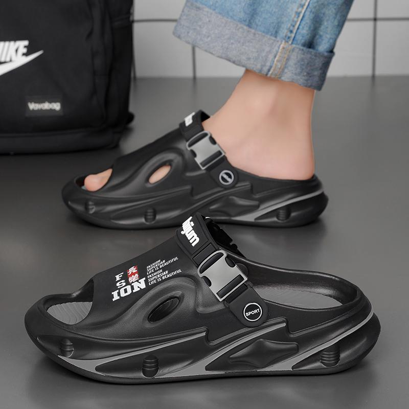 2025 Designer Men Summer Sandals Clogs Home Platform Garden Slippers Casual Slides Soft Sole Light Beach Slipper