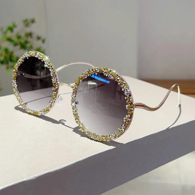 

intage Round Sunglasses with Rhinestones Women Oversized Gradient Decor Shades Trendy Luxury Brand Design Sun Glasses