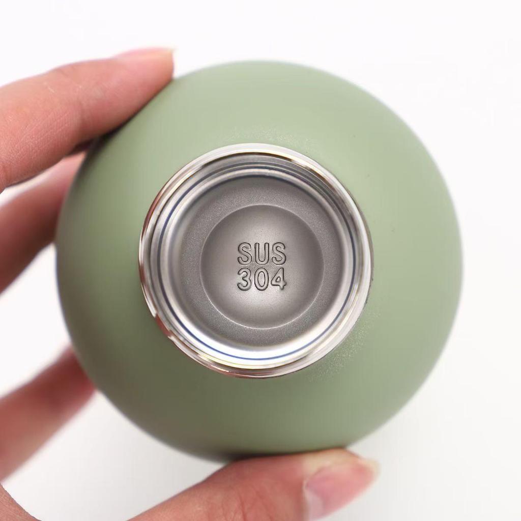 Sport-Thermosflasche aus mattiertem Edelstahl - Großes Fassungsvermögen, Güteklasse 304.