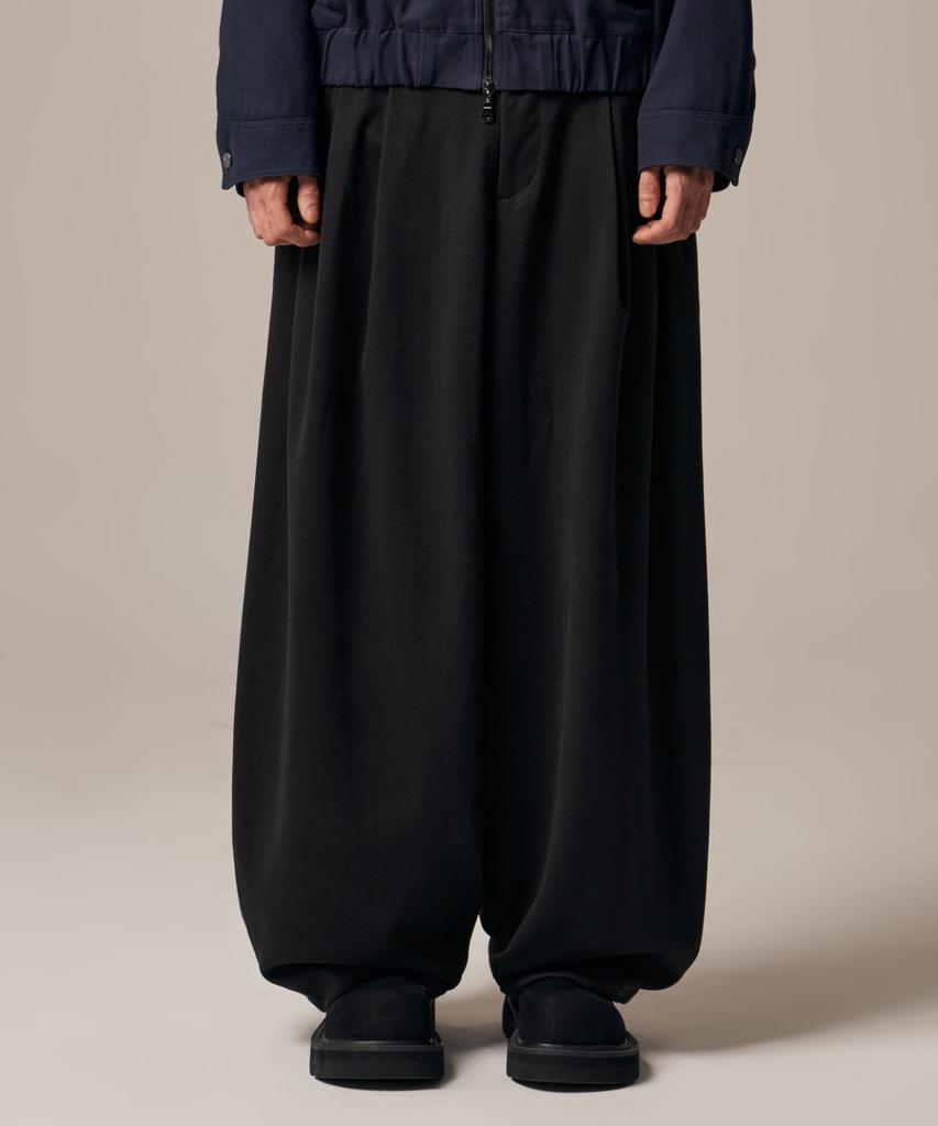 IDWS Void 4 Tuck Balloon Trouser Black