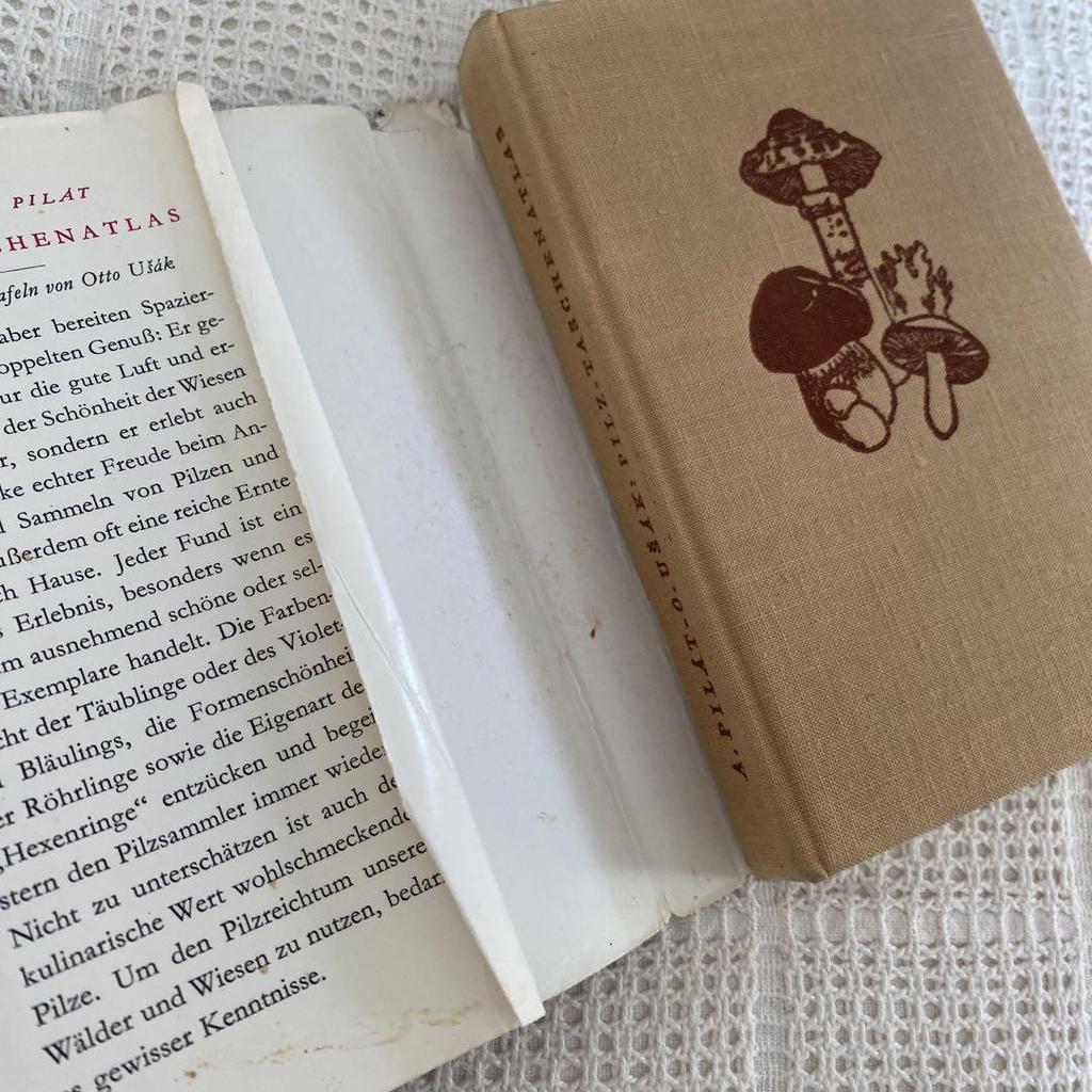 [USED] 1972 Czech Mushroom Encyclopedia, Foreign Book, Antique Book