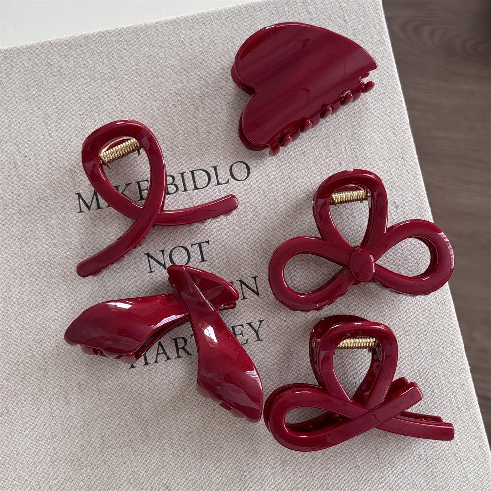 Gold Red Festive Claw Clip: Flashy Hair Accessory for New Year