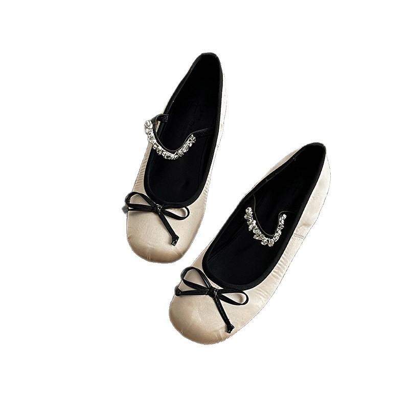 Spring and summer pearl one-word strap single shoes 2026 new French retro temperament bow Mary Jane shoes women