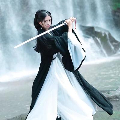 Černý čínský čínský pohádkový denní oblek Hanfu ve stylu dynastie Wei Jin