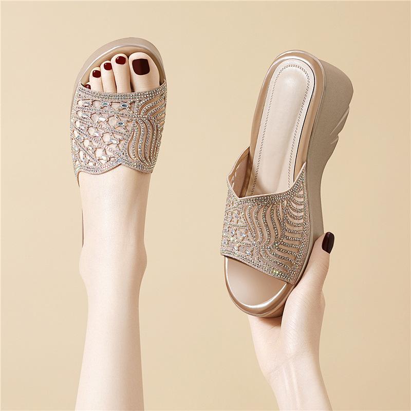 Thick-soled cool slippers women's summer thick-soled sandals new summer new Korean version of fish mouth fashion mother women's shoes