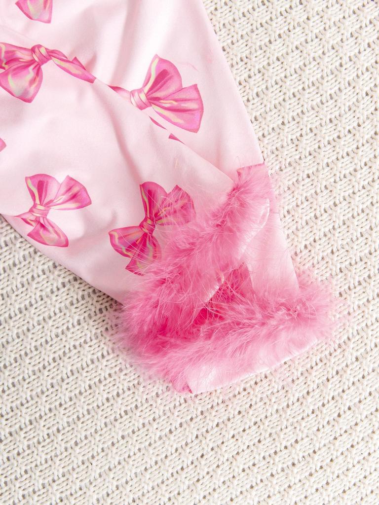 Dziewczęcy zestaw piżamowy z długim rękawem i nadrukiem kokardek, ozdobiony piórkami