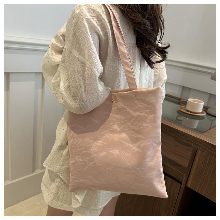 

Underarm fashion, large capacity and cute casual tote bag 2025 spring and summer new simple and versatile high-end shoulder bag