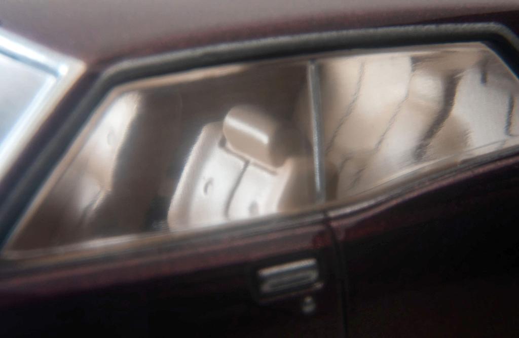 Tomica Limited Vintage Neo Nissan Cedric HT F Type 2800SGL Maroon 76 Year 315438 1/64 LV-N250a 4-Door