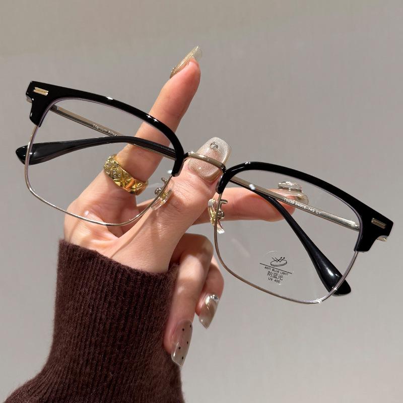 

Ultra-Light Titanium Half-Rim Men s Glasses: Prescription-Ready, Blue Light Blocking, High-End Eyebrow Line Design.