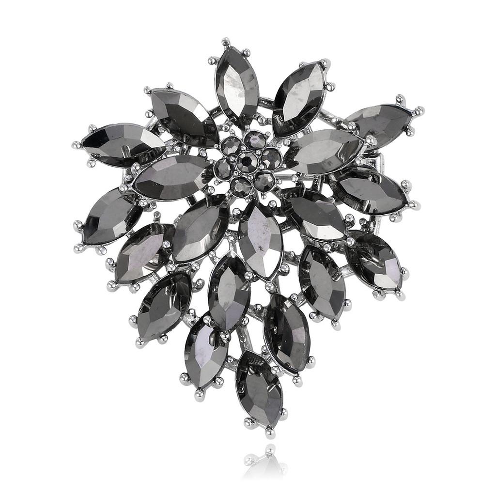 Elegant Alloy Tassel Brooch For Women With Adjustable Clasp For Formal Attire