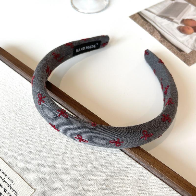 

Премиальная повязка на голову в горошек с флоковым покрытием – Элегантный дизайн с высоким подъемом