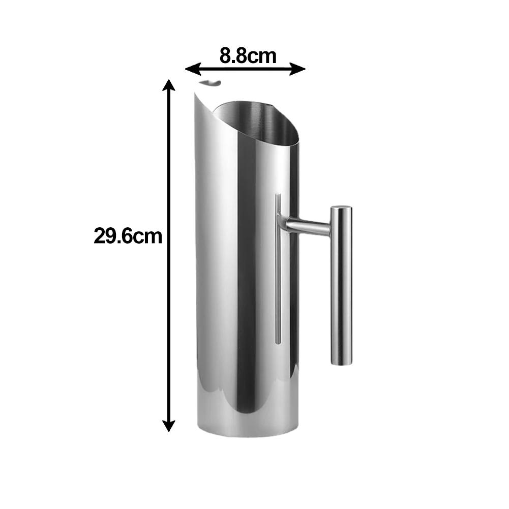 Elegant Stainless Steel Water Jug for Cold Beverages Ergonomic Design for Easy Pouring in Cafes and Restaurants