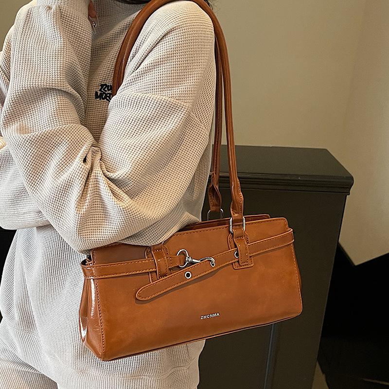 Neue modische und beliebte einfache Unterarmtasche im Lokomotivstil, Damen-High-End-Pendler-vielseitige Temperament-Umhängetasche