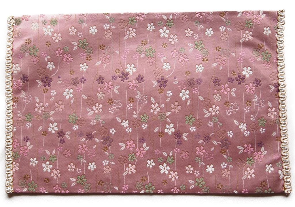Fire-resistant Buddhist altar mat, cherry blossom pattern, Mio (20-size, Chukyo style, 31 x 47.3 cm), Mio pink