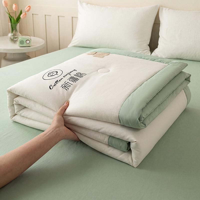 Xinjiang Cotton Summer Quilt: Machine Washable Lightweight AC Blanket for Spring & Autumn