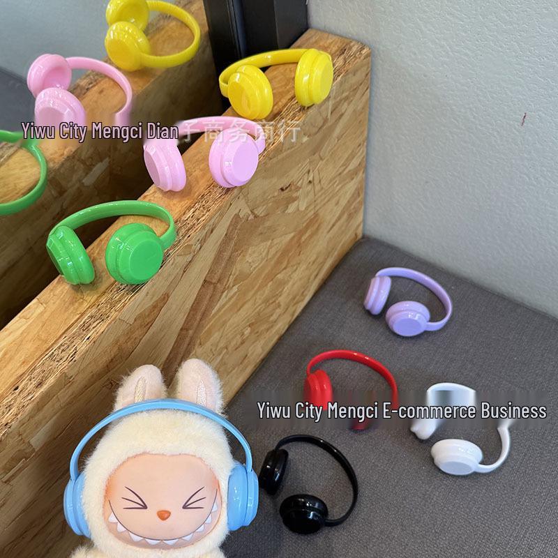 17cm Labubu Doll Clothes & Earphone Pendant Set: Trendy Cross-border Accessories