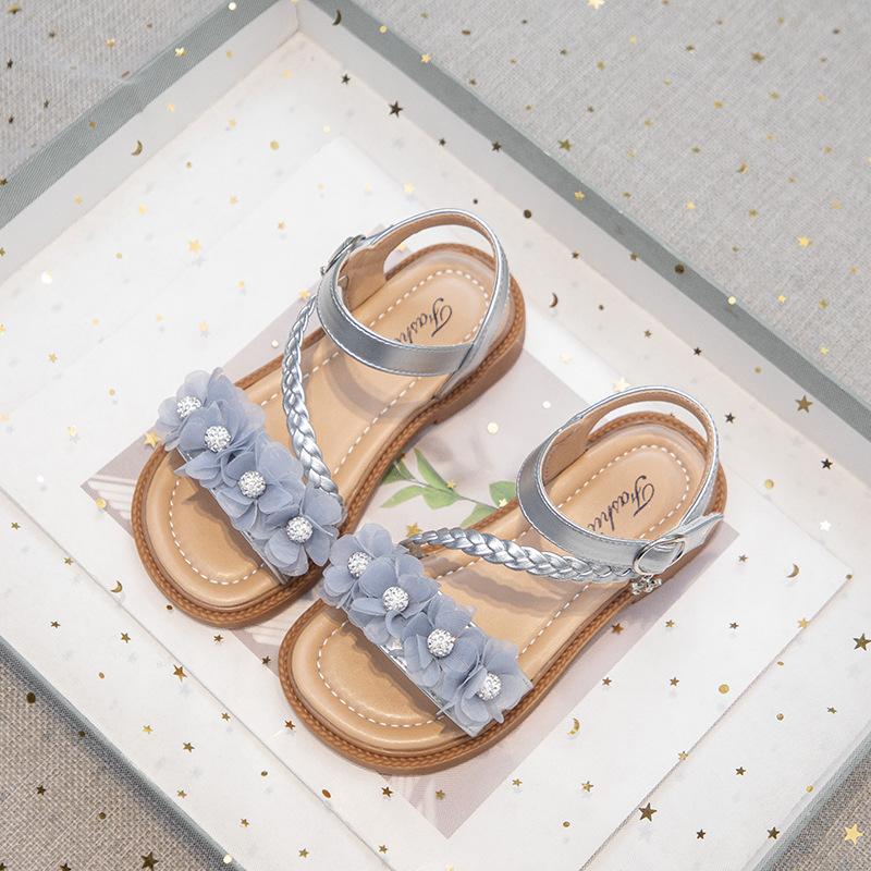 

Girls flower sandals 2025 new summer children sandals girls soft sole foreign style princess shoes fashion beach shoes 5 pairs of 22-26 yards in one hand серый
