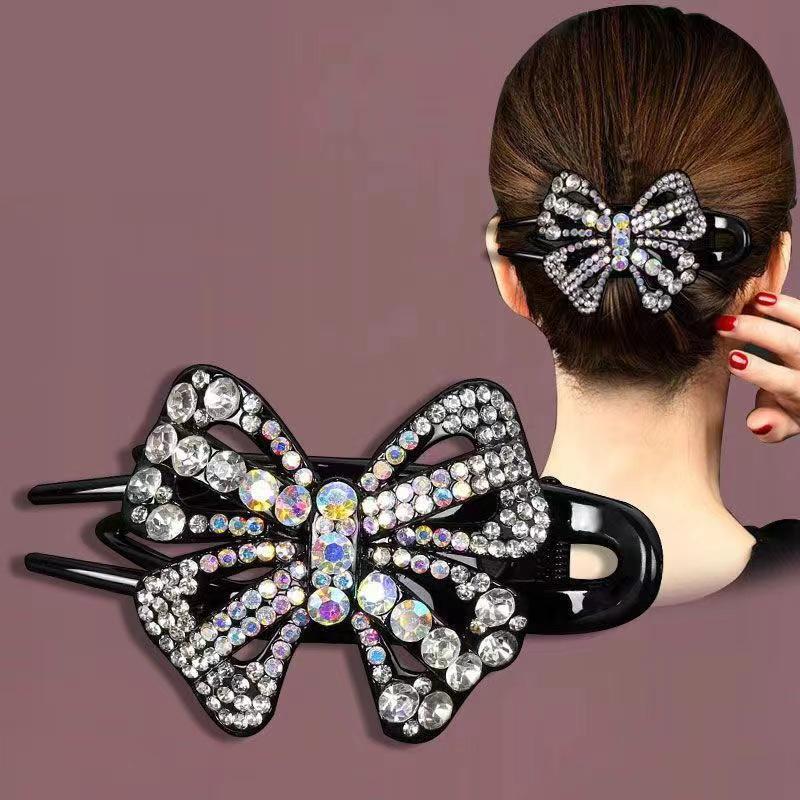 

Fashionable Updo with Bow Hair Clips, Three-pronged Duckbill Clips To Hold The Hair At The Back of The Head and The Top Bun. білий