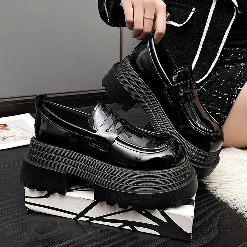 Retro versatile platform small leather shoes women's 2025 new spring and autumn one-pedal British style loafer shoes jk with skirt
