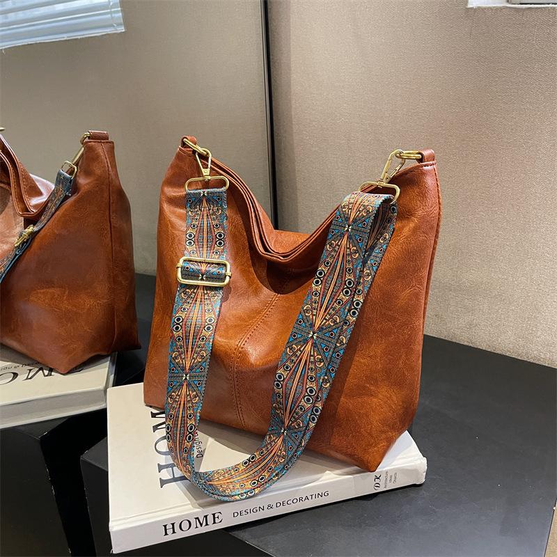 Wide Geometric Strap Shoulder Bag Large Capacity Crossbody Bags For Women Retro Pu Leather Women's Bag