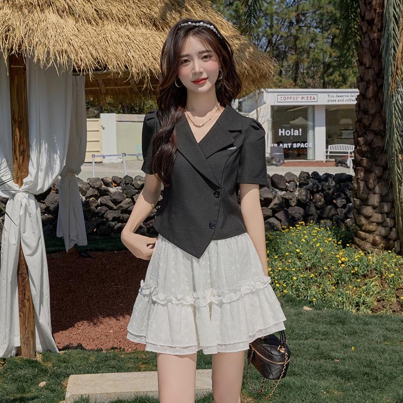 

Stylish Women s Summer 2025 Blazer & Midi Skirt Set – Age-Reducing Design (CL82528) XL (for 115-125 kg) чорний