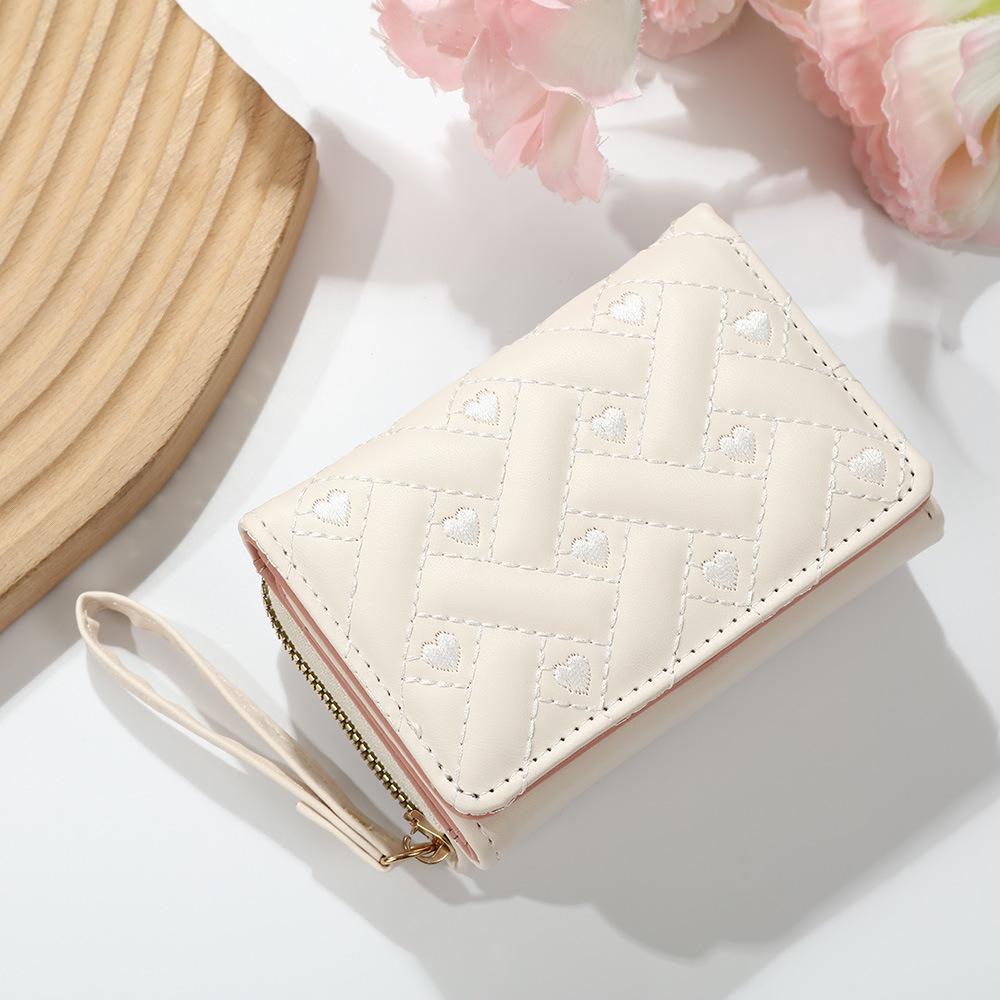 Dámská výšivka srdce PU trojdílná peněženka: Krátká peněženka s více sloty na karty & Držák na karty v jednom