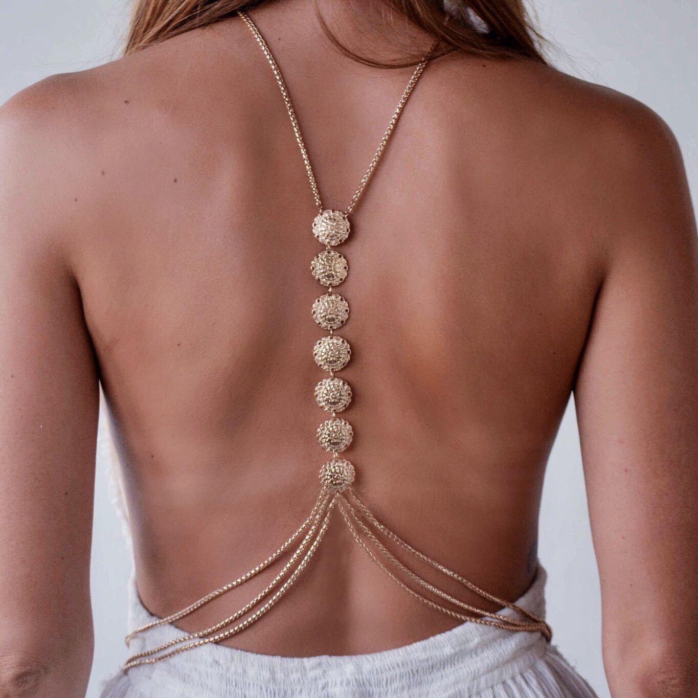 

Retro Carved Disc Body Chain with Long Tassels білий